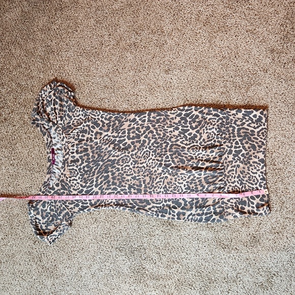Julie's Closet | Leopard Mini Dress - Picture 4 of 10